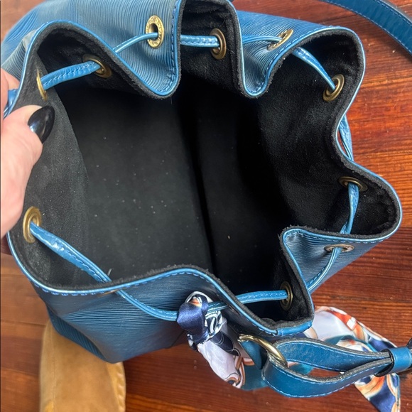 Louis Vuitton Epi Noe Bucket Bag - Picture 3 of 12